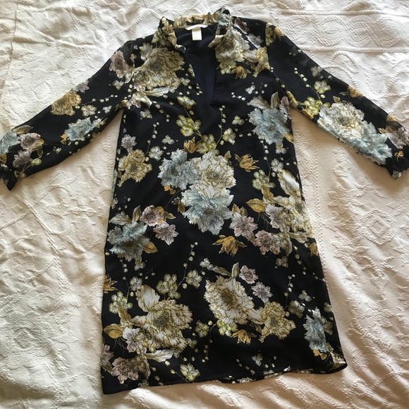 Dress - Picture 2 of 6